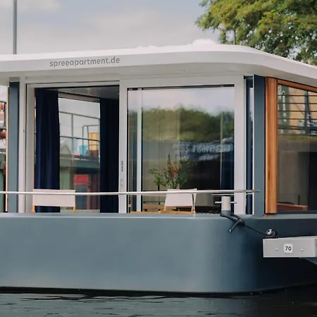 Hotel na wodzie Spreeapartment Mara 3*