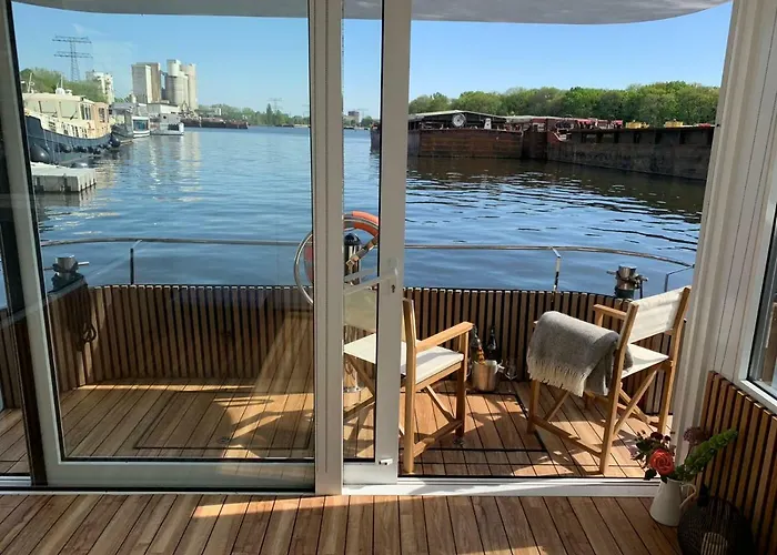 Spreeapartment Mara Båthotell 3*